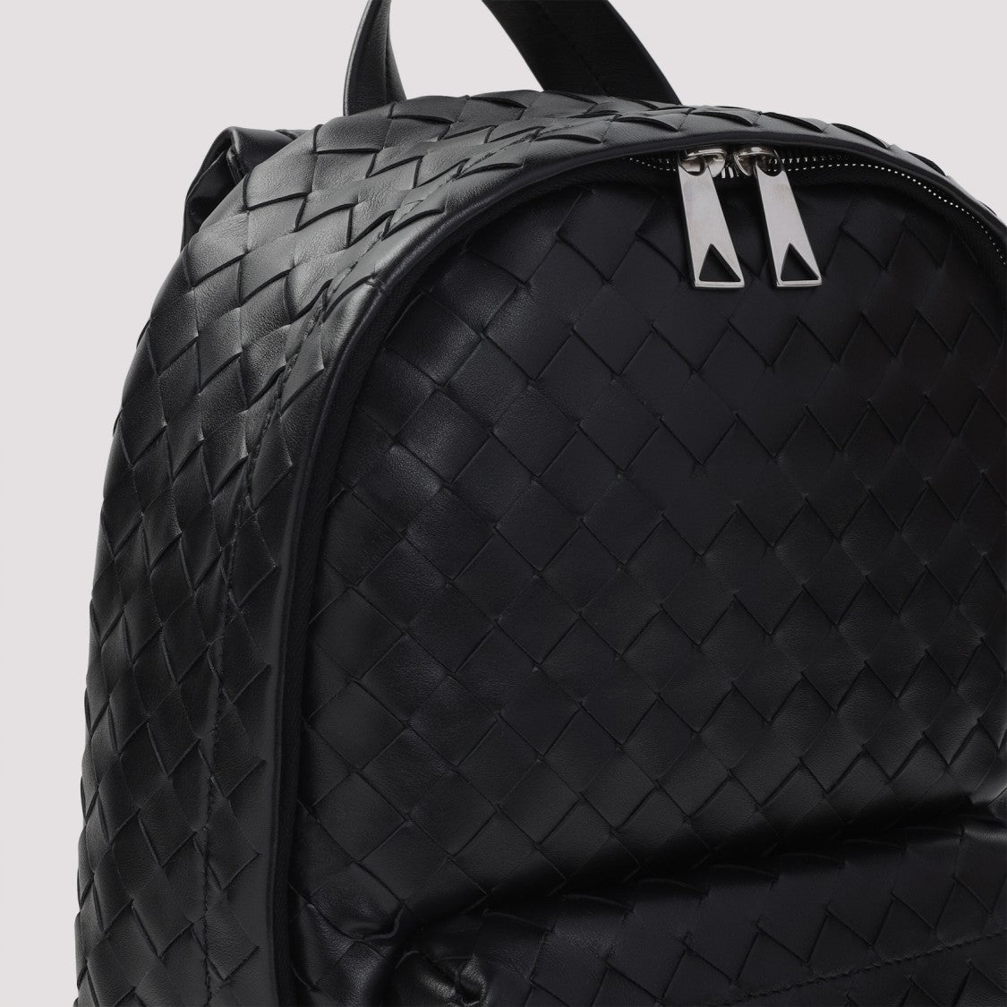 Bottega Veneta Woven Leather Bucket Bag With Structured Silhouette