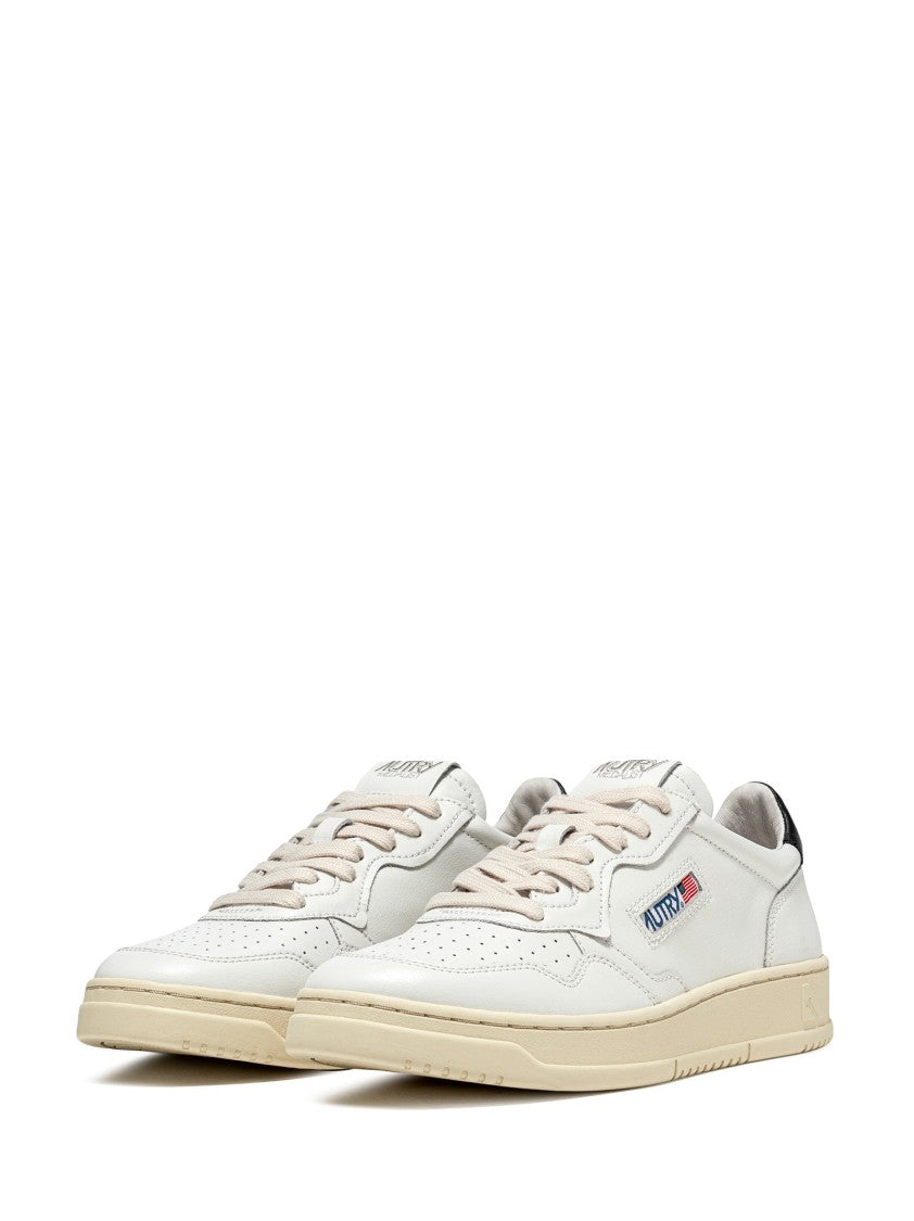Autry Low-Top Sneakers With Contrasting Black Heel