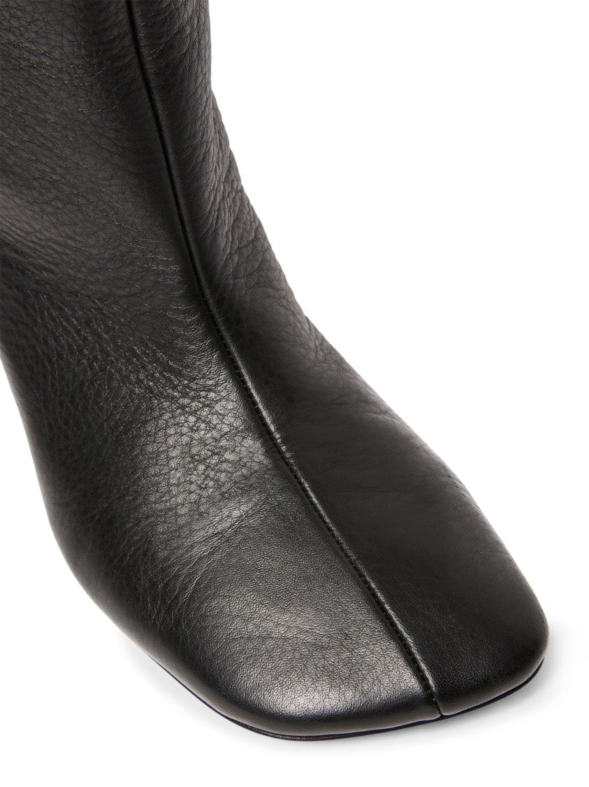Max Mara Pointed Toe Ankle Boots In Smooth Vitello Leather