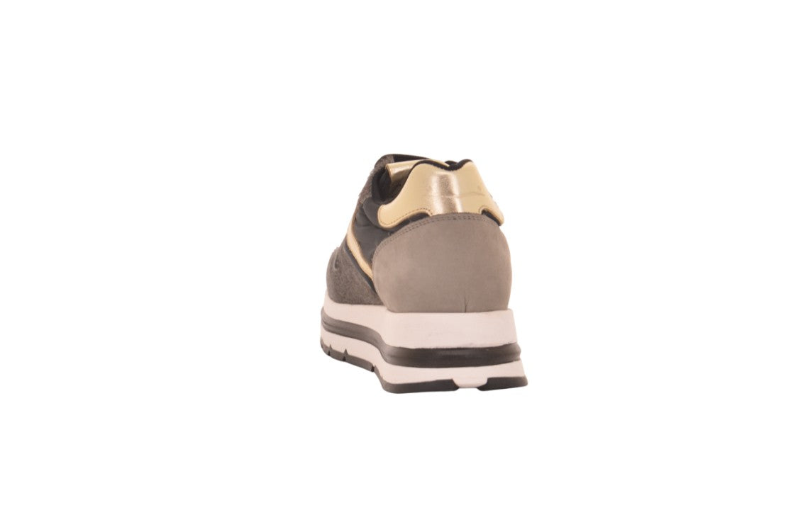 Voile Blanche Platform Sneakers With Textured Accents