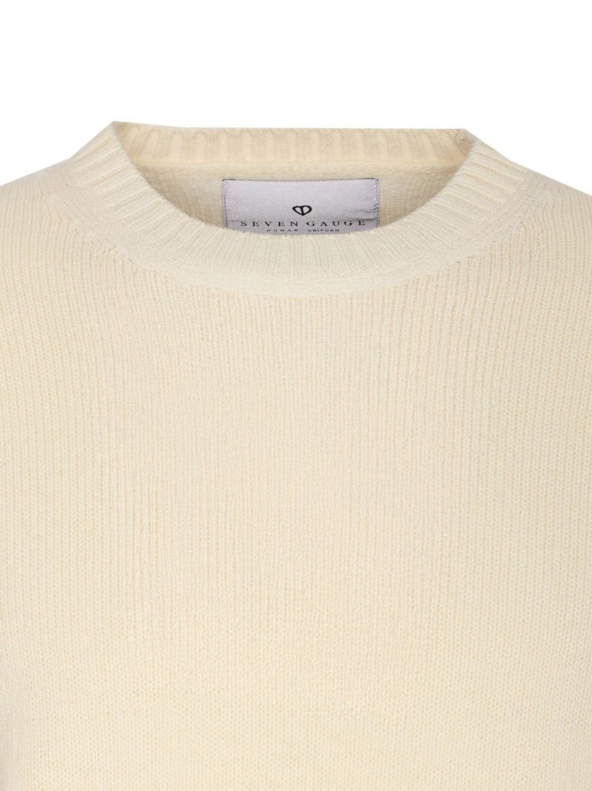 Seven Gauge Classic Knit Cream Sweater With Round Neckline And Timeless Appeal