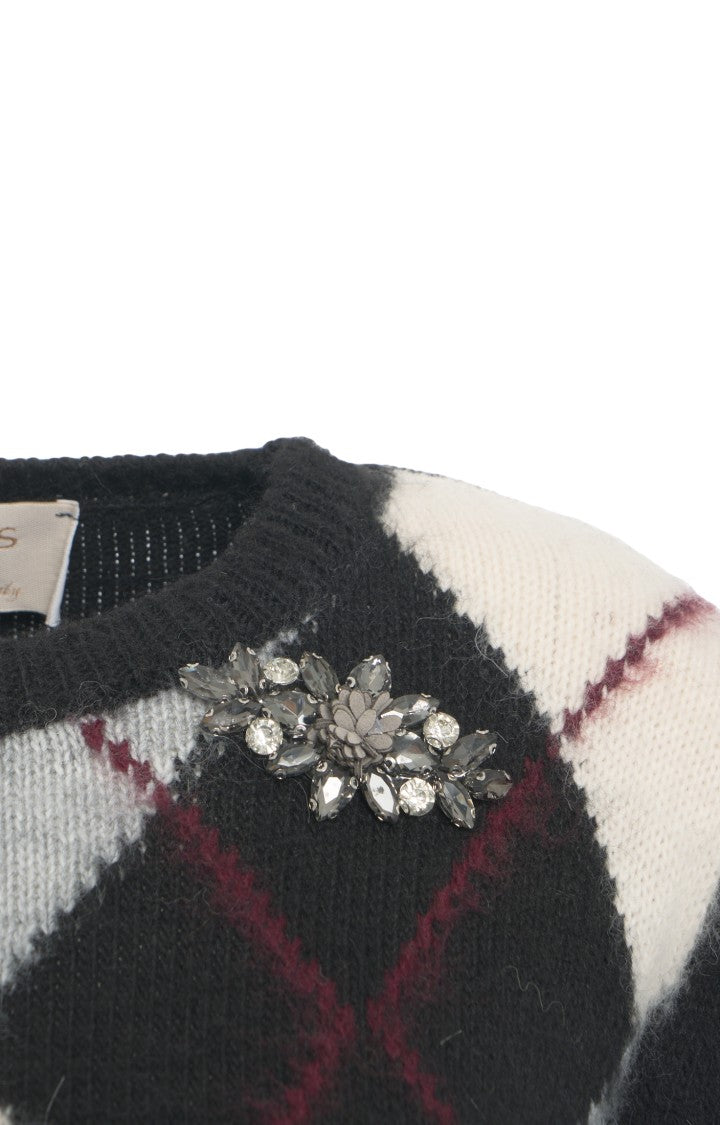 Kaos Diamond Pattern Sweater With Decorative Pin