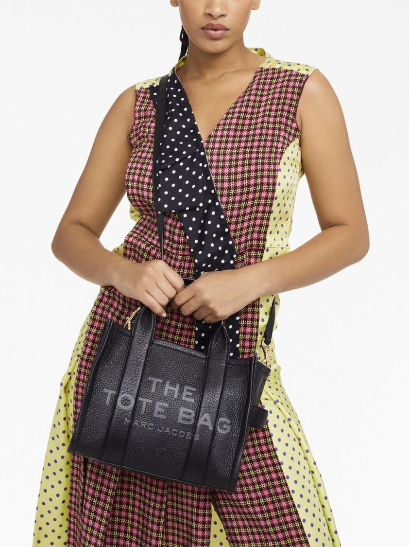 Marc Jacobs Textured Black Tote Bag With Dual Handles And Adjustable Strap