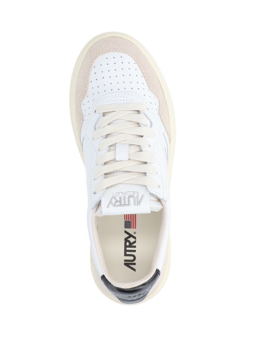 Autry "Medalist" Low-Top Sneakers White