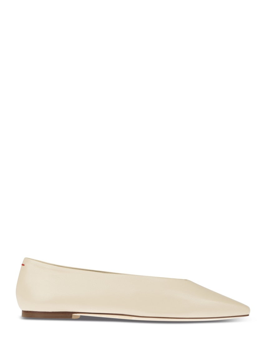 Aeydē Pointed Toe Flat Shoes With Minimalist Design