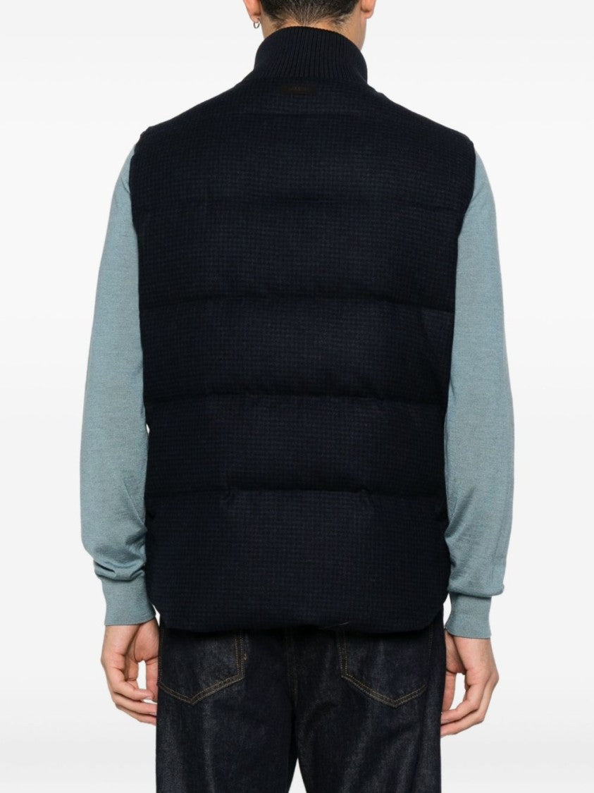 Lardini Tailored Men's Vest With Traditional Collar And Structured Silhouette