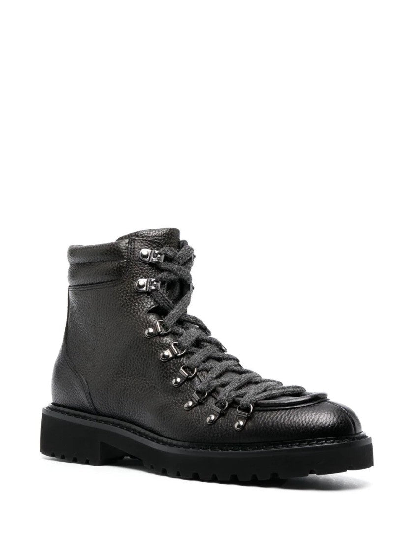 Doucal's Pebbled Leather Ankle Boots