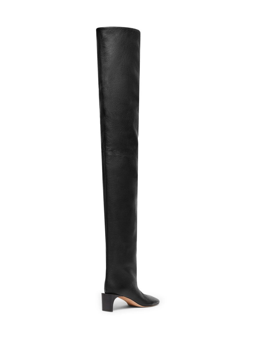 Max Mara Pointed Toe Ankle Boots In Smooth Vitello Leather
