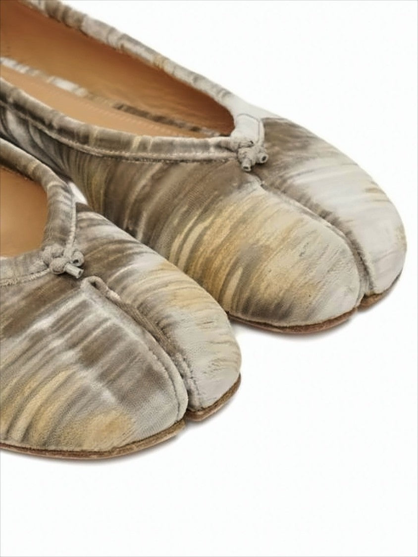 Maison Margiela Artistic Split-Toe Flats With Textured Upper And Bow Detail