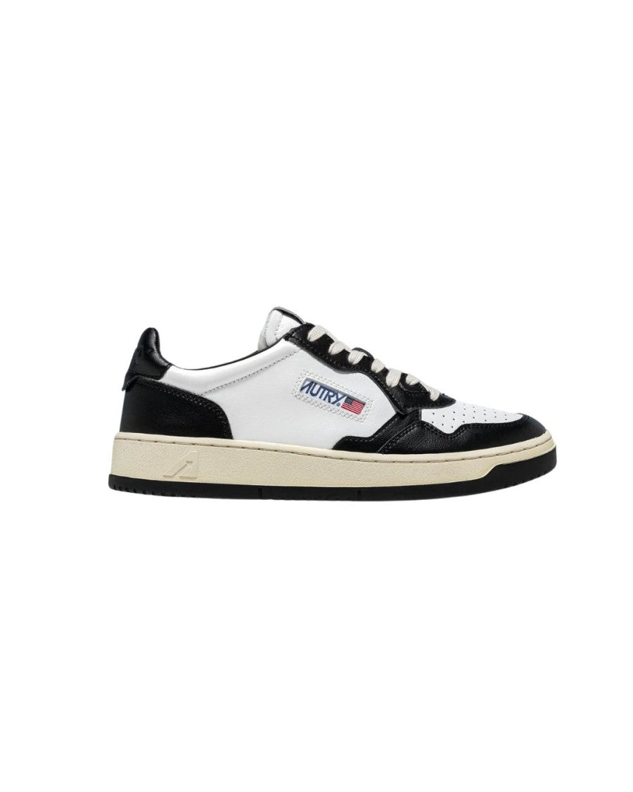 Autry Medalist Low Bicolor Sneakers In White, Black Leather