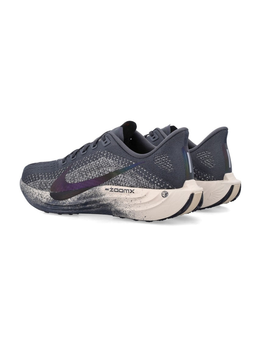 Nike Pegasus Plus Sneakers
