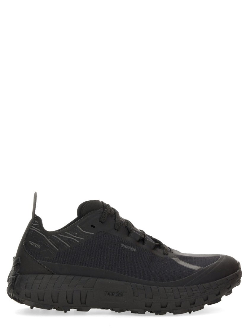 Norda Streamlined Black Sneakers With Rugged Sole
