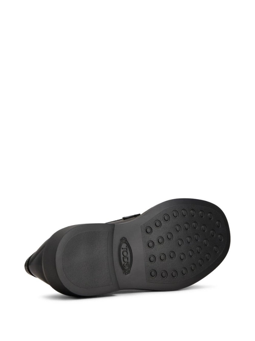 Tod's Elegant Vitello Leather Sandals With Polished Finish