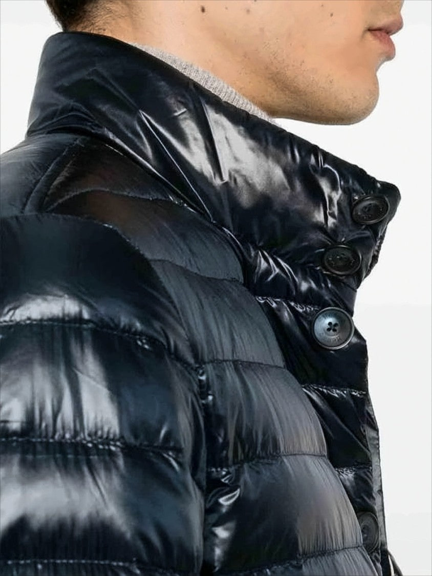 Herno Sleek Black Puffer Jacket With Quilted Design