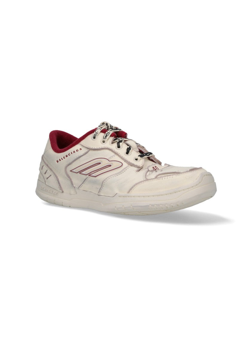 Balenciaga Minimalist White Sneakers With Classic Low-Top Design