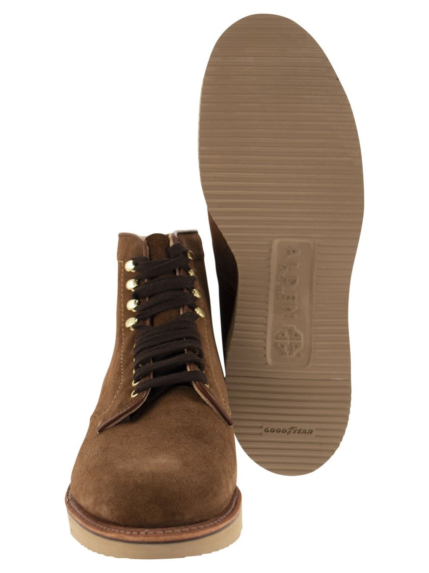 Alden M2804h Snuff Suede Boot With Contrast Stitching And Waxed Laces