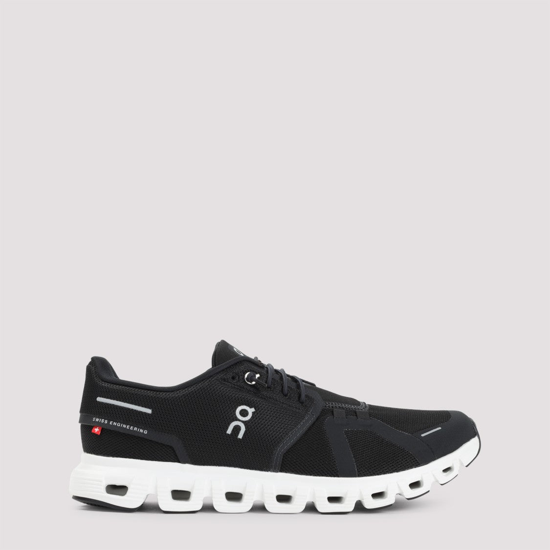 On Breathable Textile Sneakers With Distinctive Cushioning