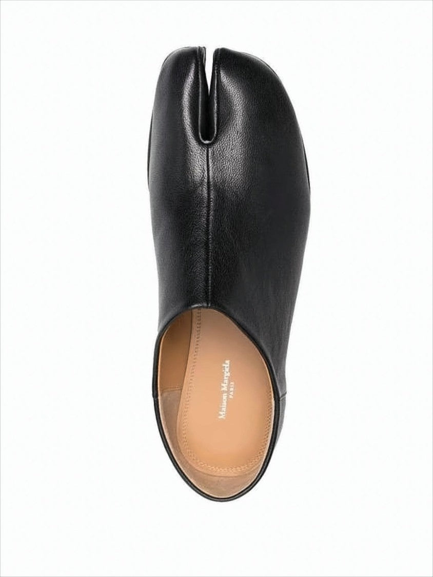 Maison Margiela Smooth Leather Loafers With Split-Toe Design