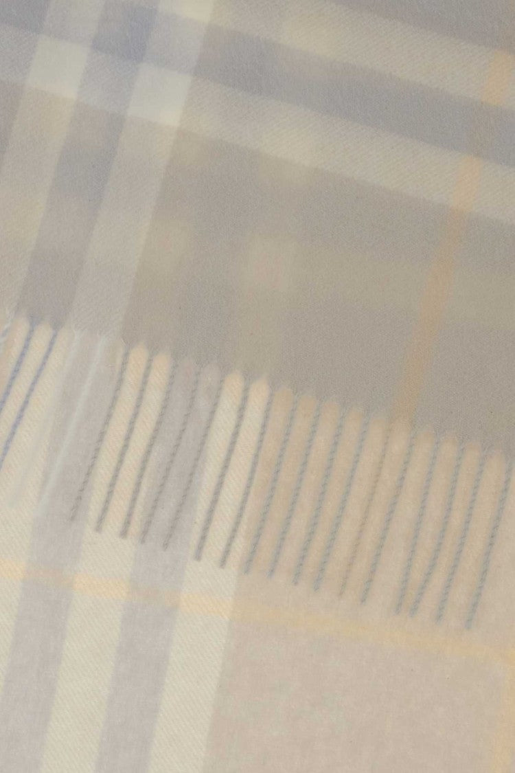 Burberry White Cashmere Scarf With Classic Design
