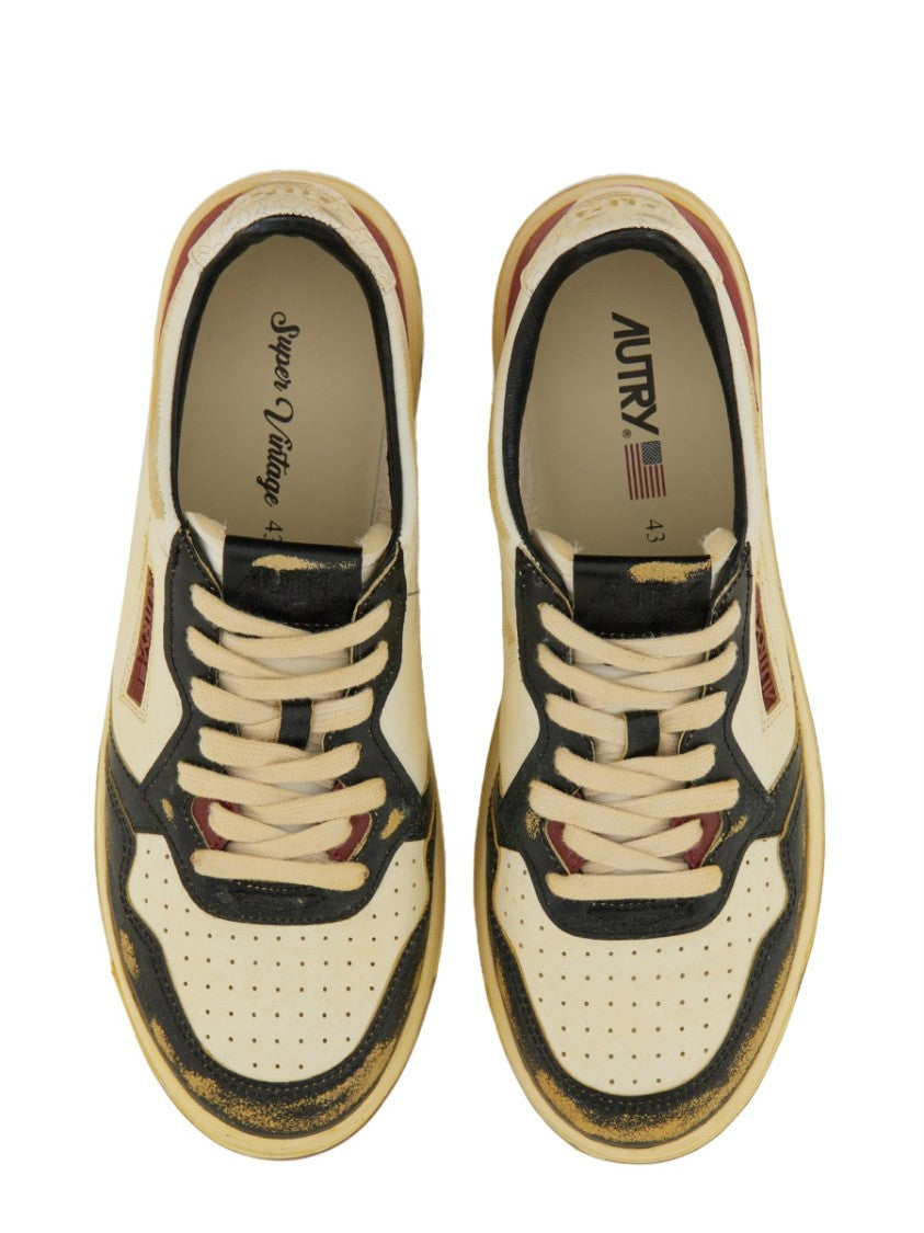 Autry Medalist Low Super Vintage Sneakers