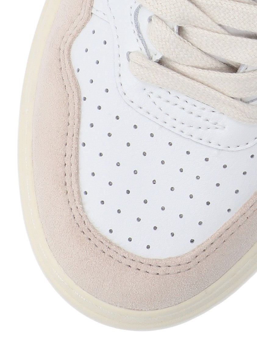 Autry Medalist 01 Low Sneakers – White