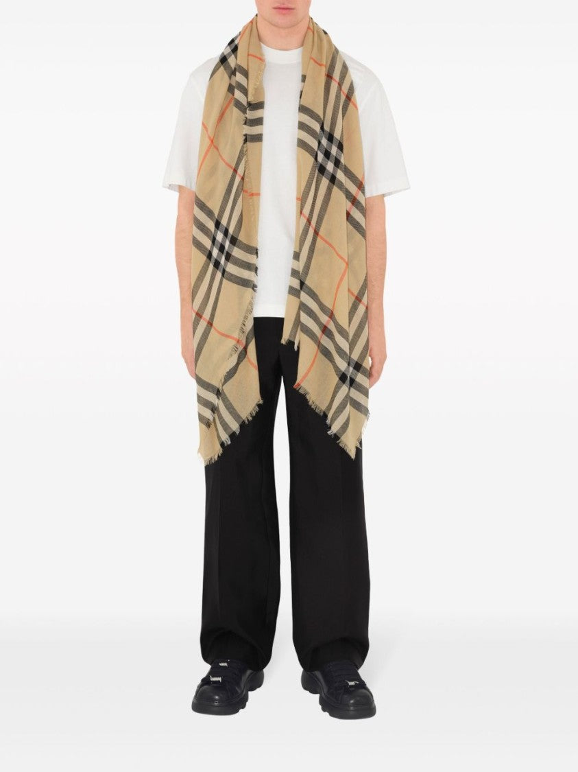 Burberry Classic Vintage Check Wool Scarf