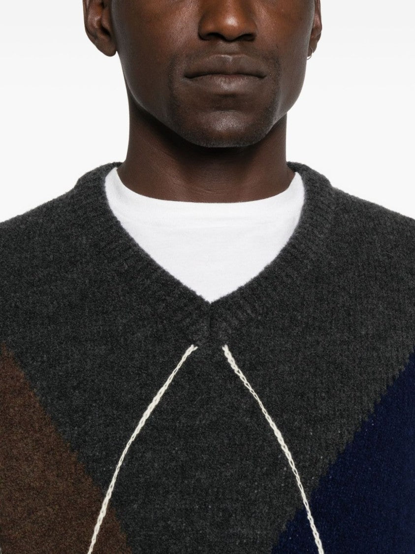 Scaglione V-Neck Argyle Knit Sweater In Charcoal