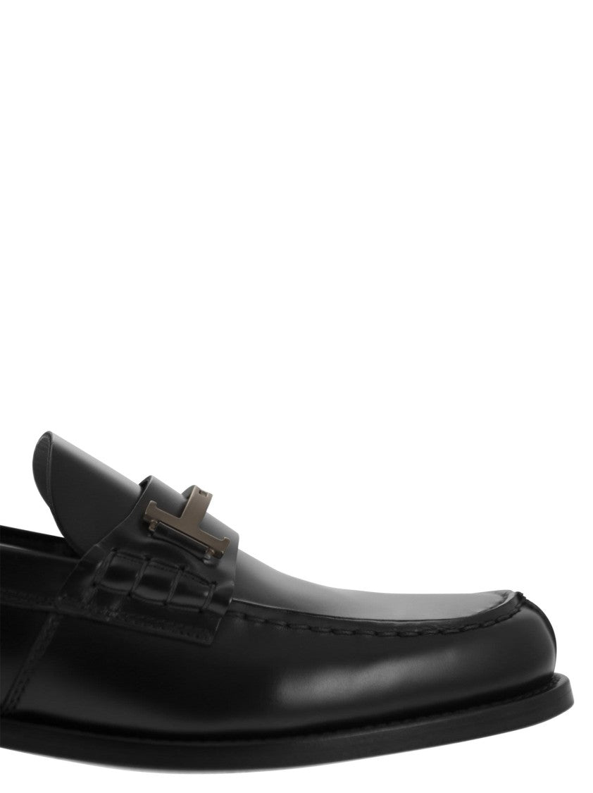 Tod's Leather Loafer With Iconic Metal T Accessory