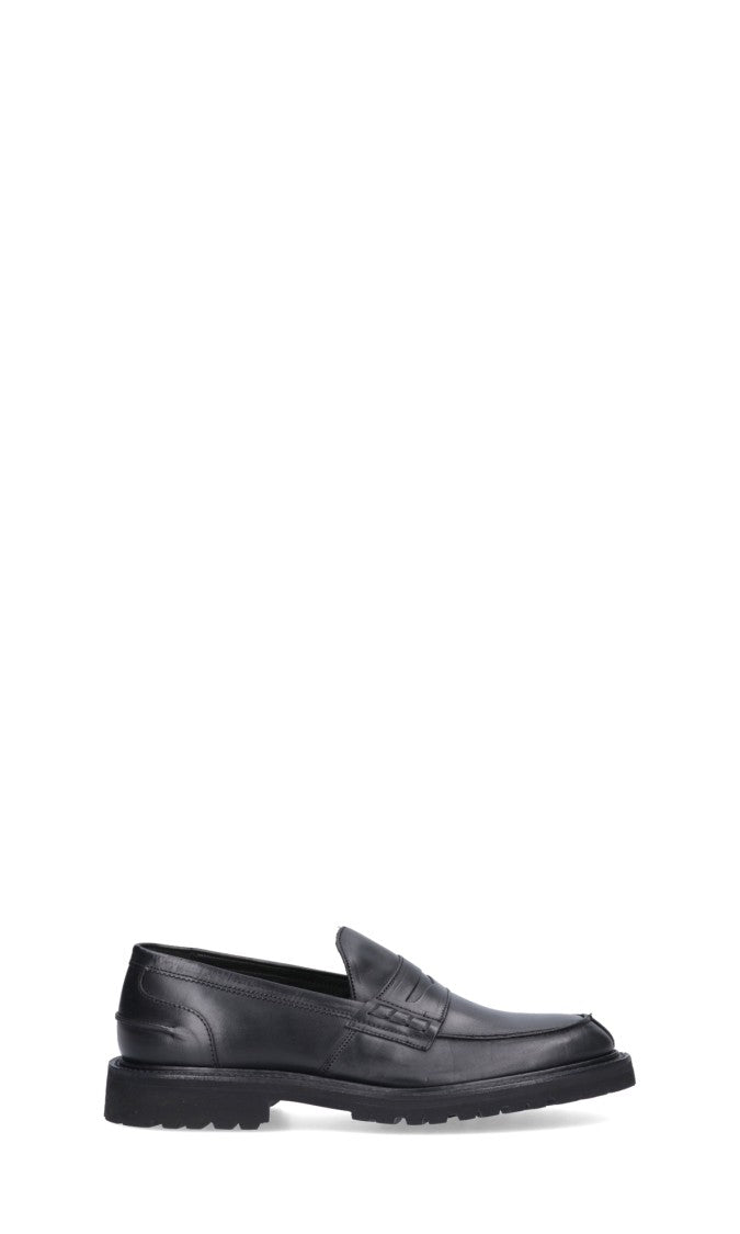 Tricker's Sleek Leather Penny Loafers With Sturdy Rubber Sole