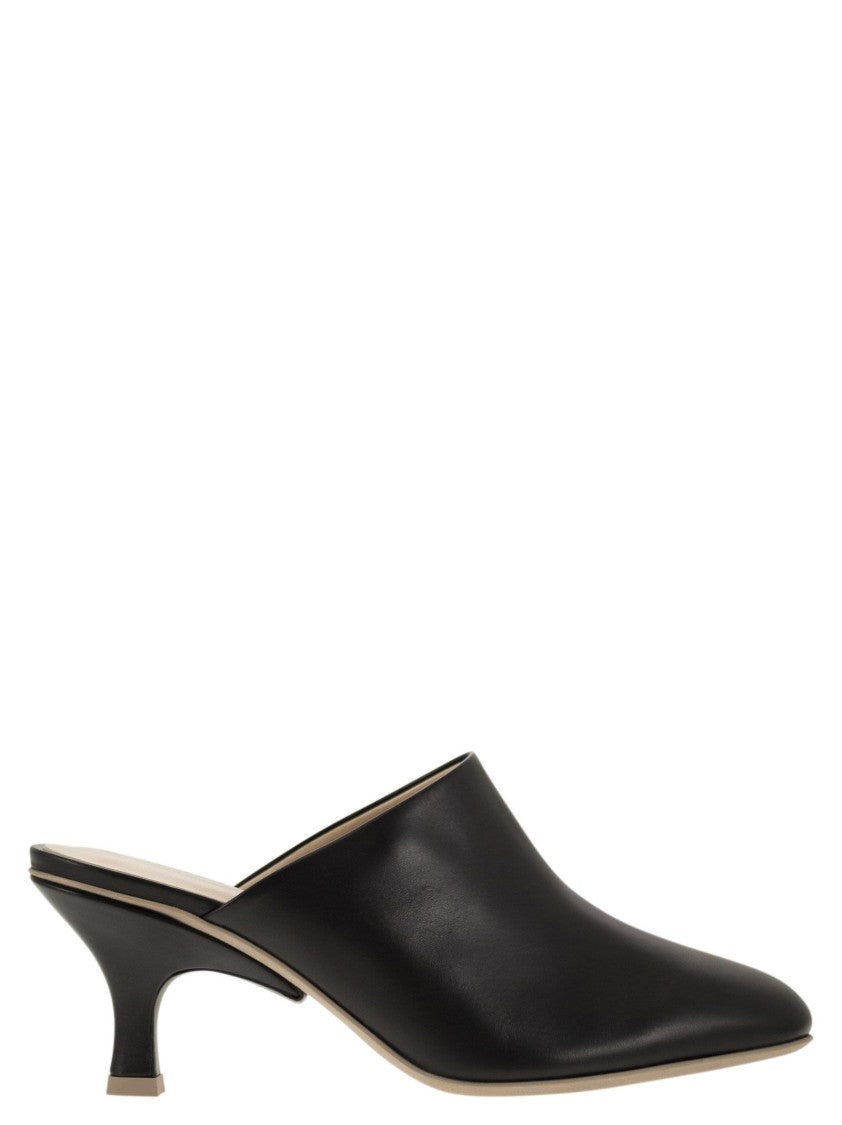 Tod's Refined Black Leather Sabot With Contrasting Details