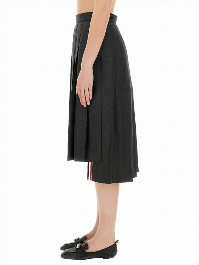 Thom Browne Pleated Black Midi Skirt With Structured Waistband And Subtle Side Stripes