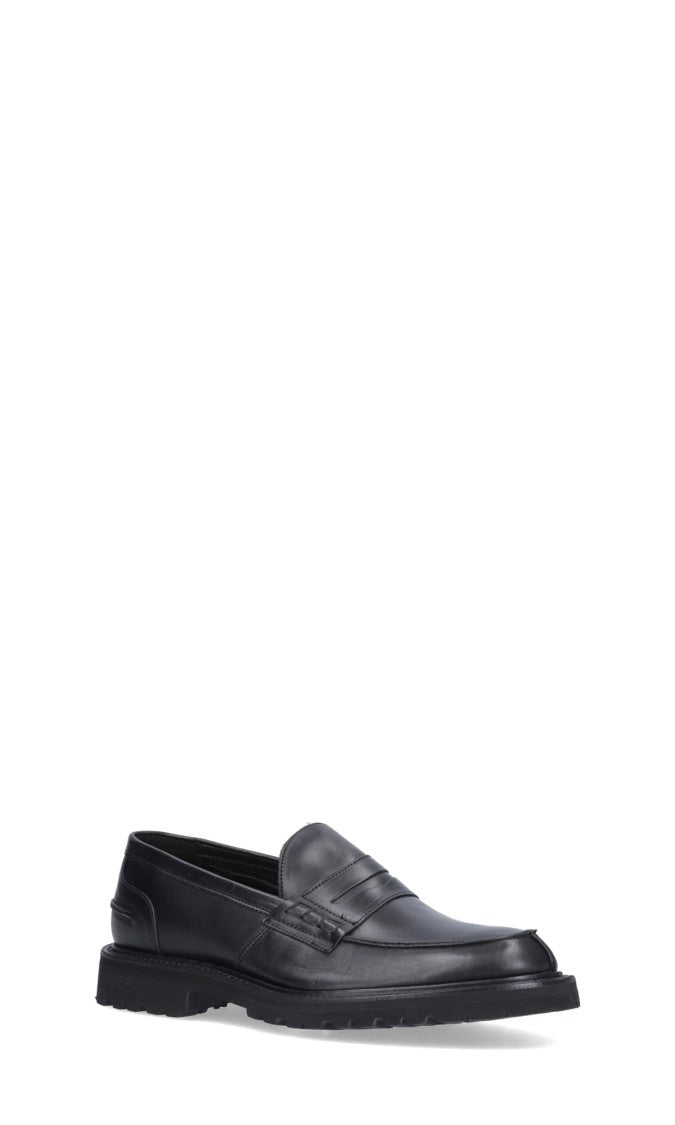 Tricker's Sleek Leather Penny Loafers With Sturdy Rubber Sole