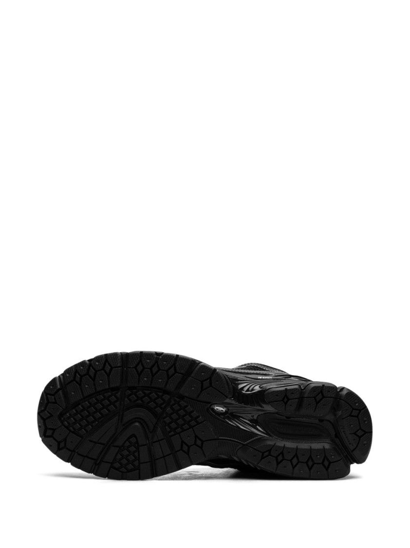 New Balance Black Mesh Sneaker With Segmented Sole