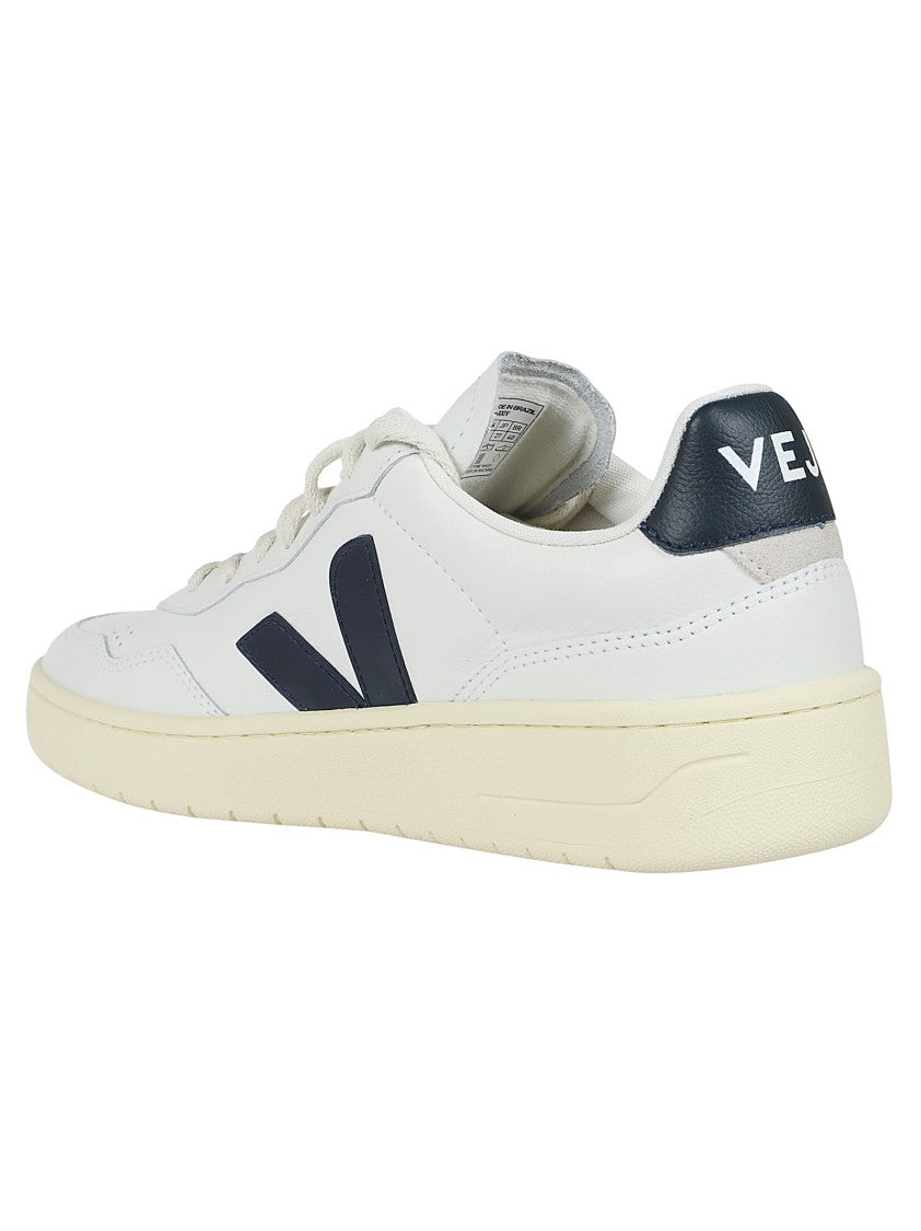 Veja Low-Top White Leather Sneakers With Contrasting Logo