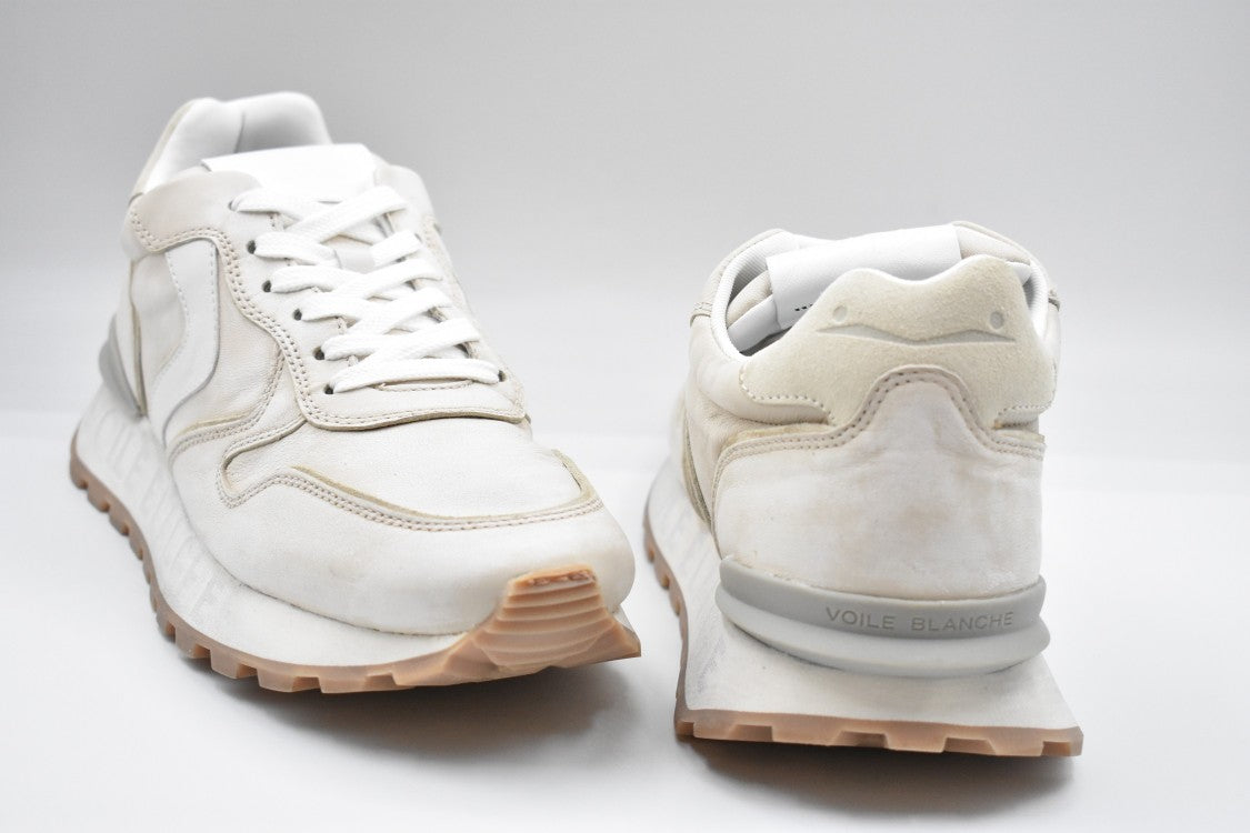 Voile Blanche Laced White Sneakers With Smooth Upper