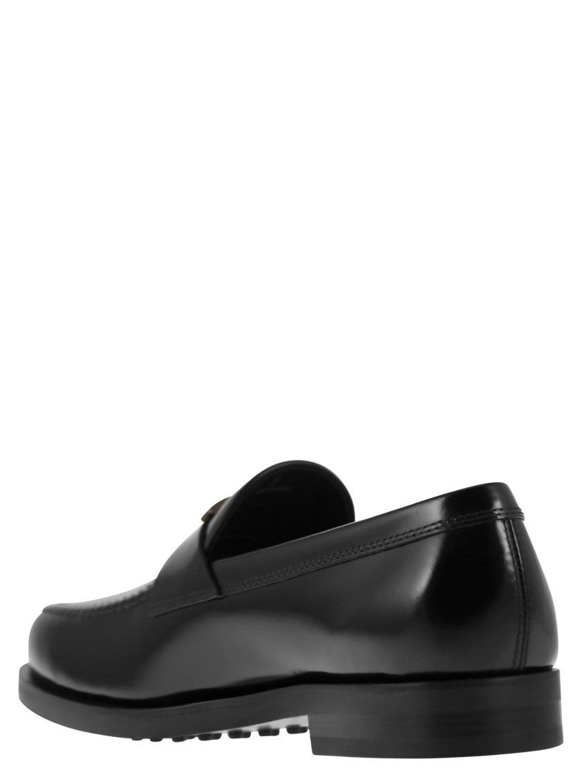 Tod's Leather Moccasin With T Accessory