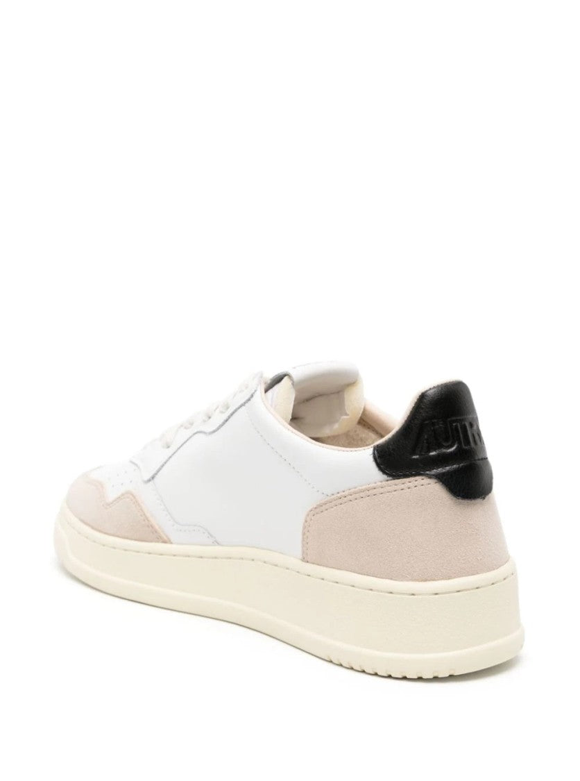 Autry Medalist Low-Top Sneakers With Smooth Leather
