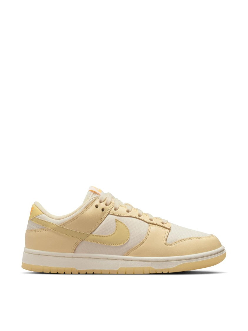 Nike Dunk Low Sneakers