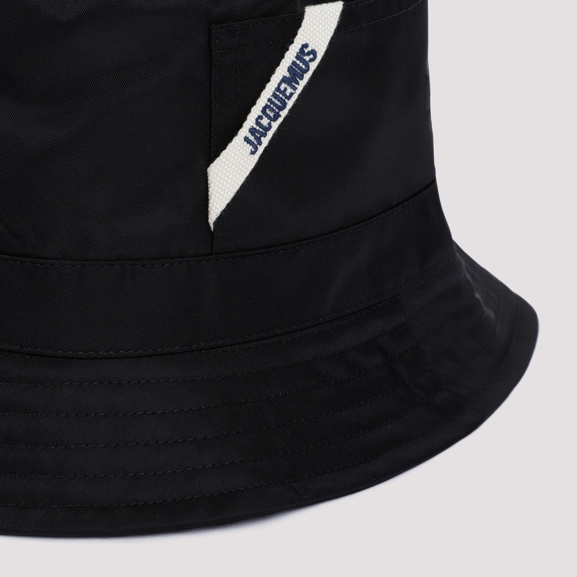 Jacquemus Le Bob Ovalie In Black