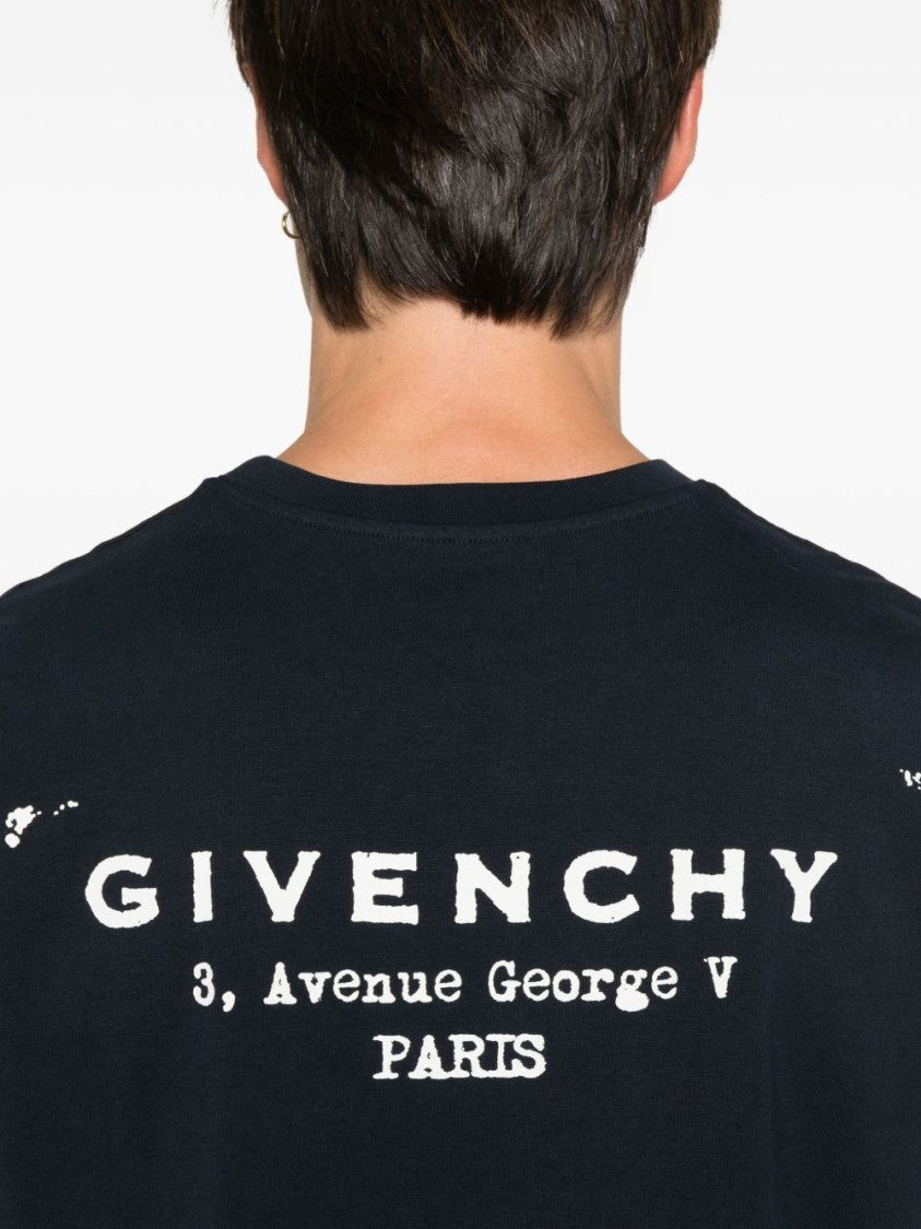 Givenchy Bold Graphic Print Black T-Shirt With Relaxed Fit