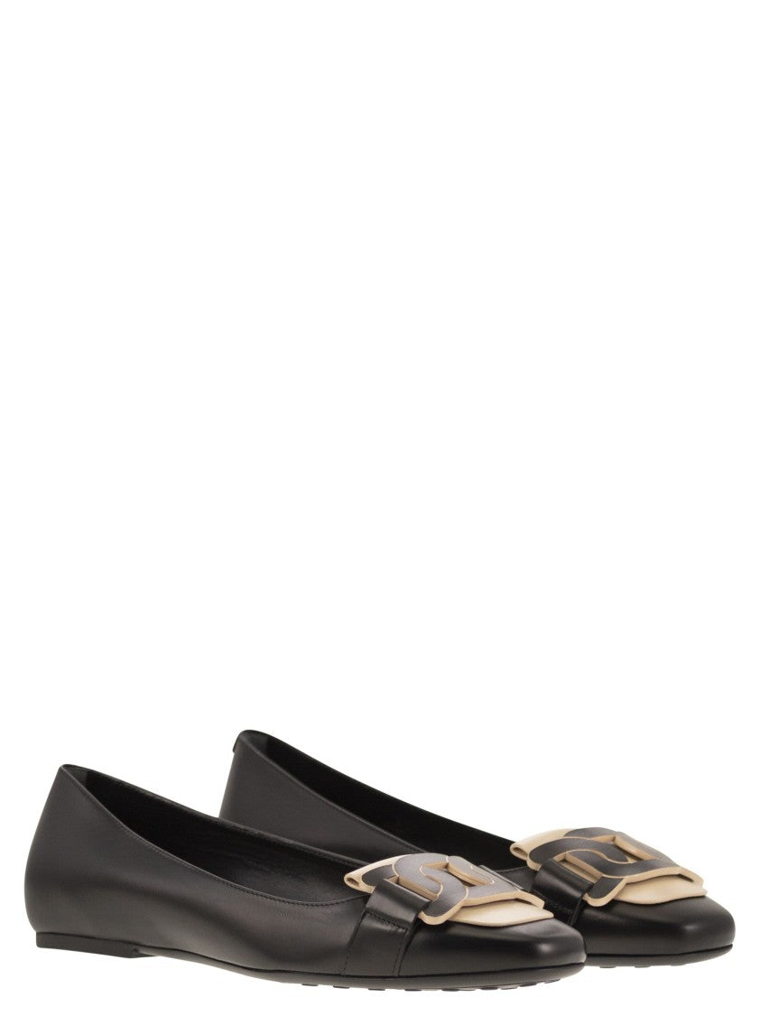 Tod's Leather Ballerina With Chain