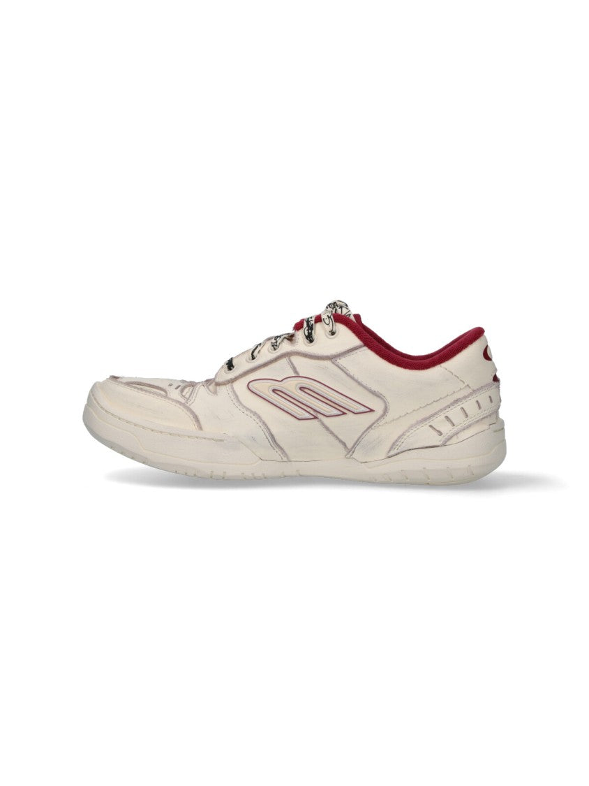 Balenciaga Minimalist White Sneakers With Classic Low-Top Design