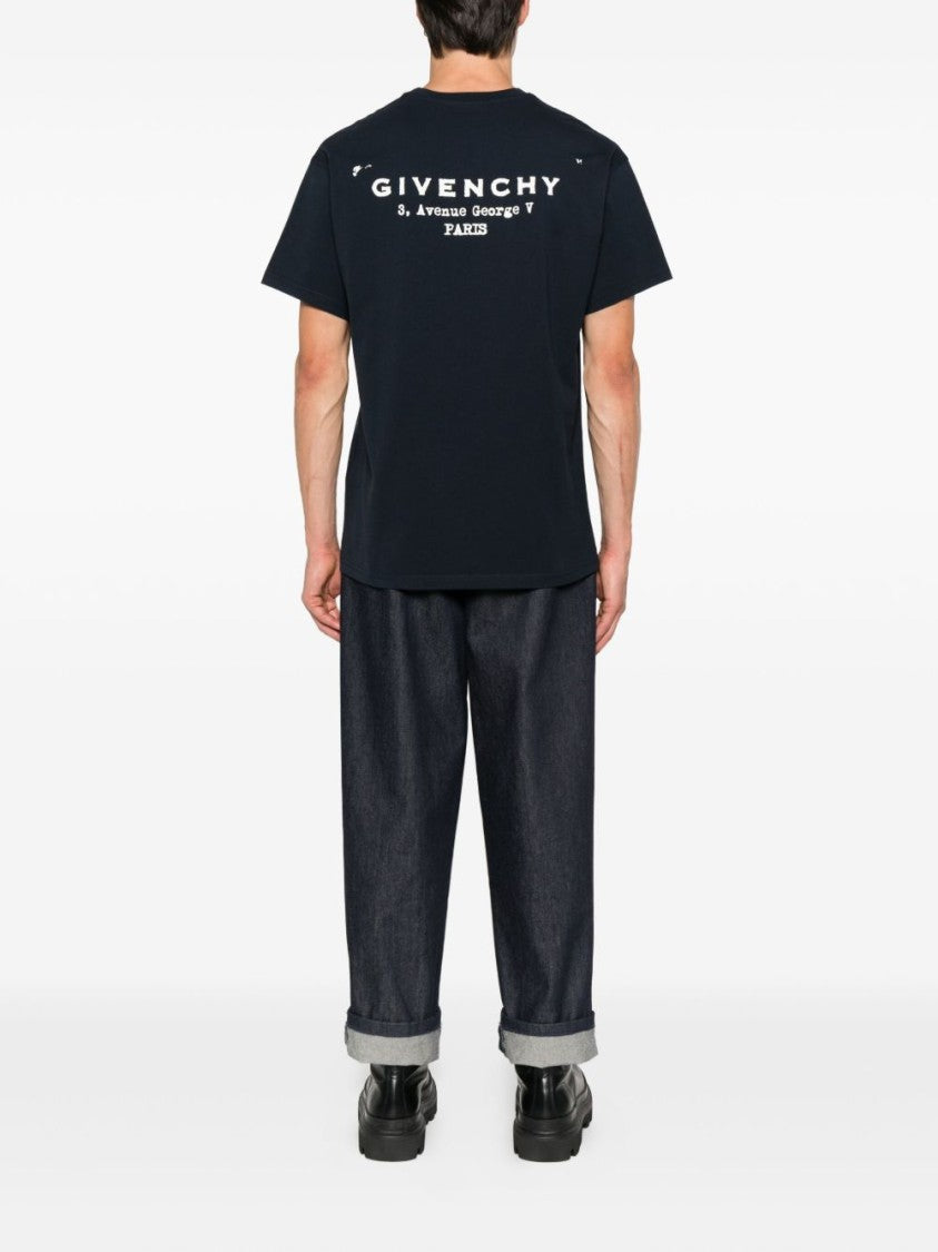 Givenchy Bold Graphic Print Black T-Shirt With Relaxed Fit