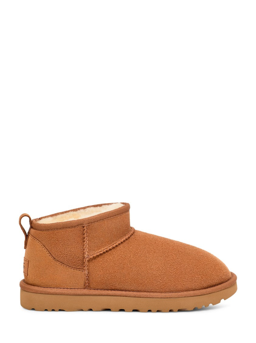 Ugg Ankle Boots With Asymmetrical Top Edge And Overlock Stitching