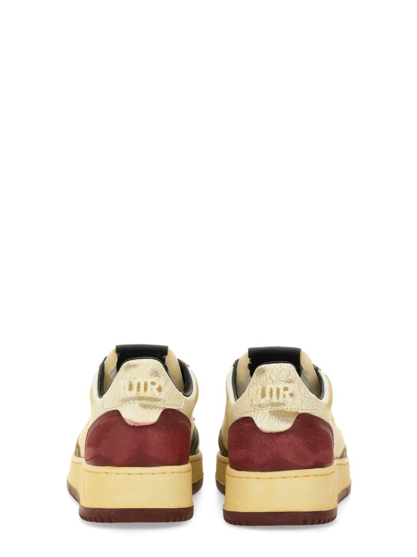 Autry Medalist Low Super Vintage Sneakers