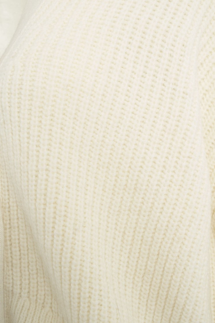 Closed Chunky Knit Cardigan With Classic V-Neck And Button Closure