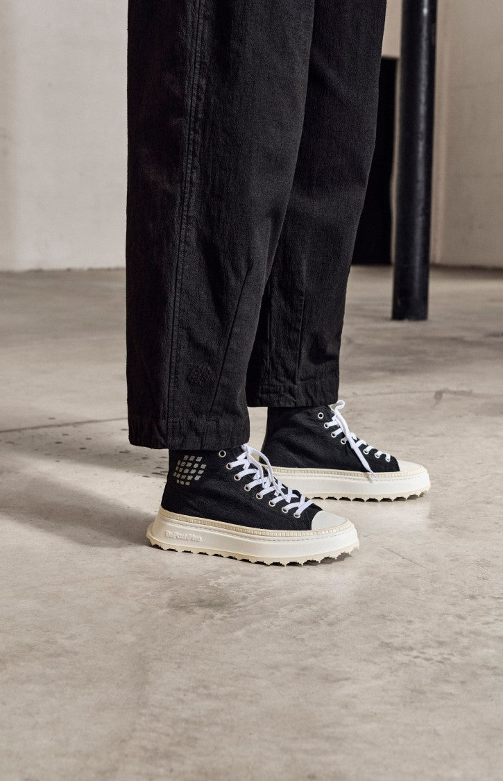 Bepositive Japanese Balloon Cut Sneakers With Pleated Detailing