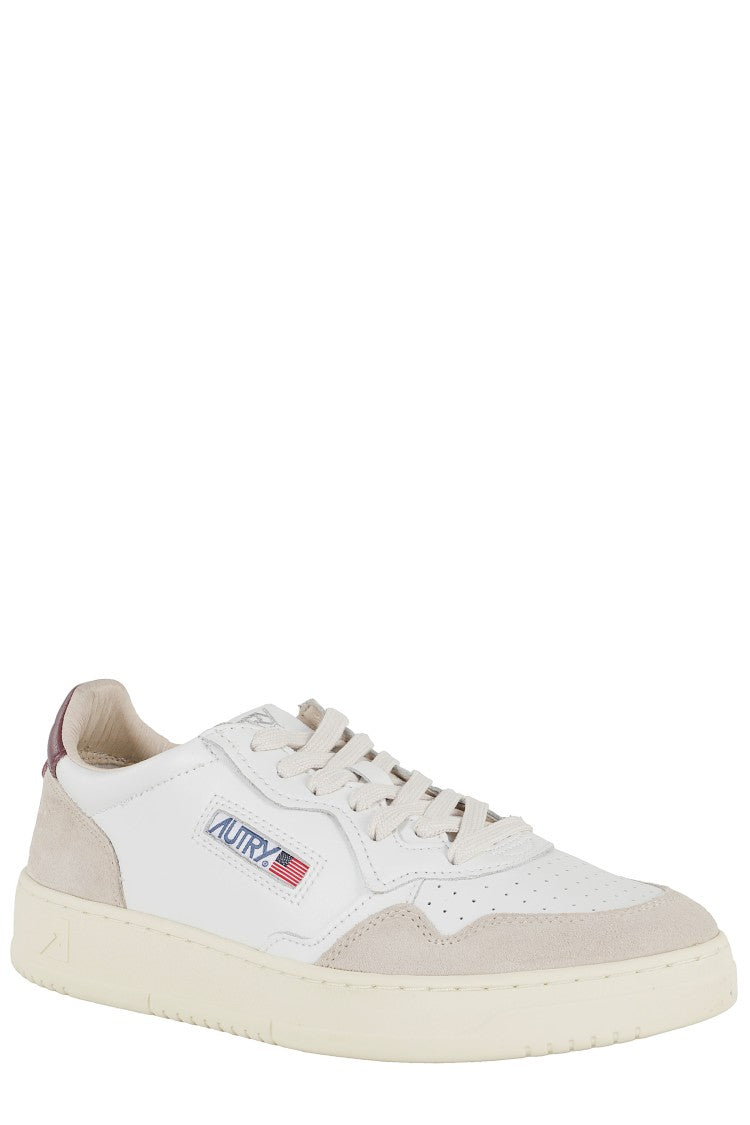 Autry Medalist Low Sneakers With Suede Inserts And Contrasting Heel