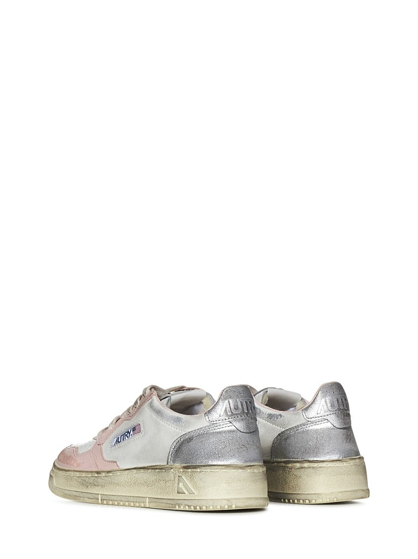 Autry Medalist Low Super Vintage Sneakers