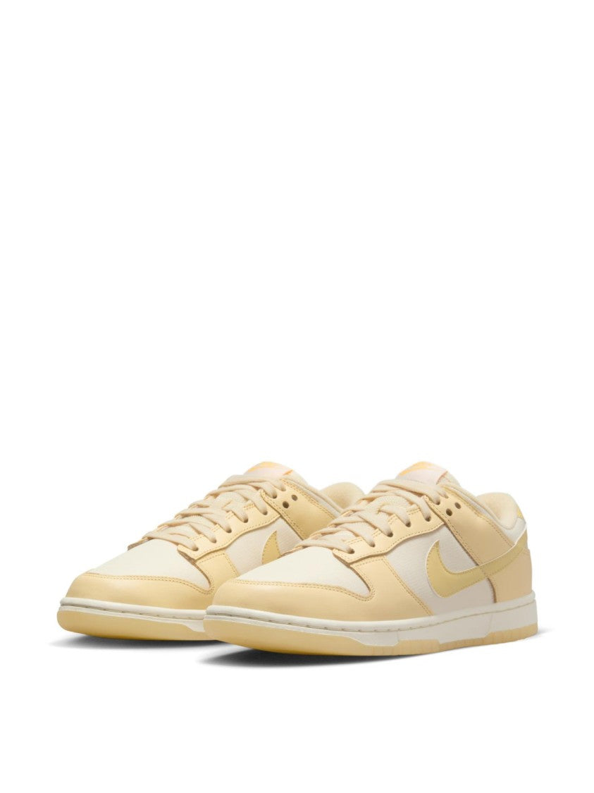 Nike Dunk Low Sneakers